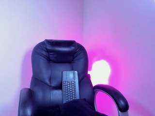 Emilyy-77 live cam preview