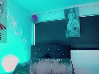 kendall-hornyy webcam