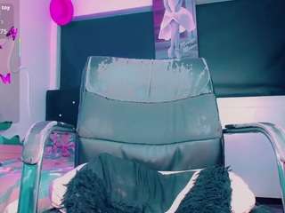 kendall-hornyy webcam