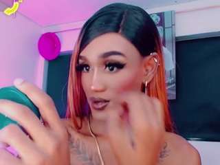 Эта модель сейчас онлайн. kendall-hornyy