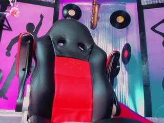 kendall-hornyy live webcam show