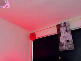 kendall-hornyy live webcam show