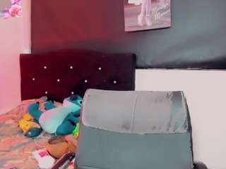 kendall-hornyy's live room