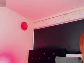 kendall-hornyy's live room