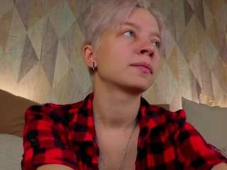 michelle-blond's live room