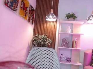 dalila-sky's CamSoda show and profile