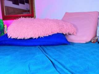 estrella-hkz's CamSoda show and profile