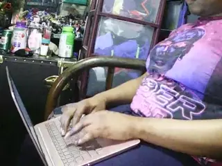 GardeniaFields's Live Sex Cam Show