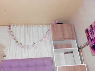  taylorolsen chat room