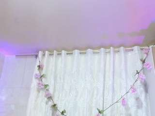 taylorolsen's CamSoda show and profile