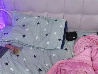 taylorolsen's CamSoda show and profile