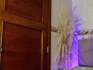 taylorolsen webcam model