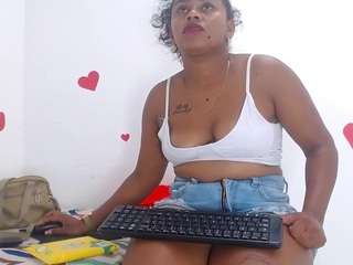 lindaebony19 from CamSoda is Freechat