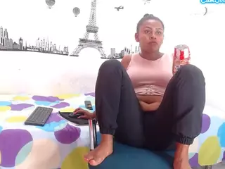 LINDAEBONY19's Live Sex Cam Show
