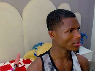 joel-black webcam model