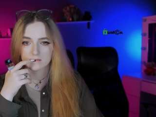 luna-berryy Live Webcam on CamSoda