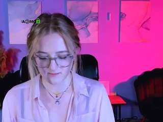 luna-berryy Live Webcam on CamSoda