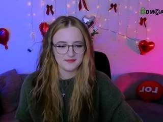 luna-berryy live cam profile