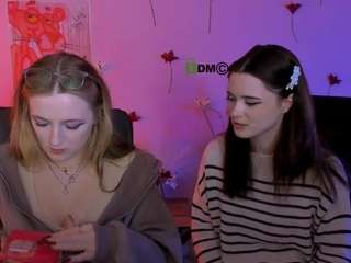 le modèle luna-berryy est en webcam porno dans un show sur le site camsoda, il possède les tags suivants: anal toys,solo,normal,orgasm,privateshow,public,sex toys,sexy,shaved pussy,smoking,spank,naked,spankass,squirter,strip,striptease,tattoos,tease,thong,toys