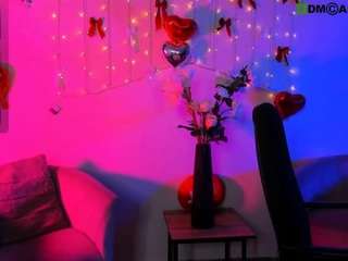 luna-berryy's CamSoda show and profile