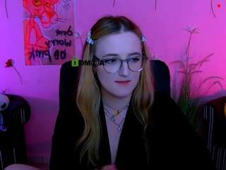 luna-berryy's CamSoda show and profile