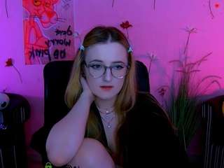 luna-berryy's CamSoda show and profile