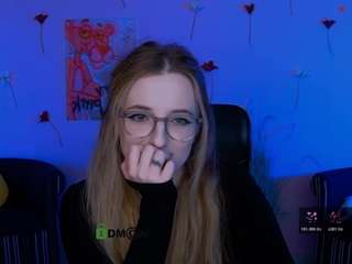 luna-berryy's CamSoda show and profile