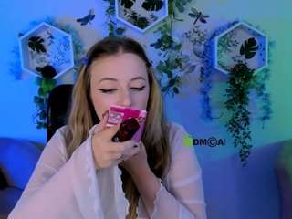 luna-berryy live cam preview