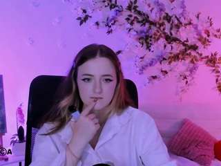 luna-berryy live cam preview