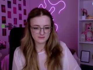 luna-berryy live cam preview