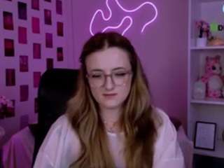 luna-berryy live cam preview