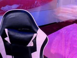 sara_milk_444