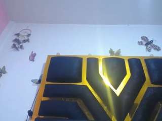yaya-21 Live Webcam on CamSoda