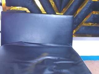 yaya-21 live webcam show