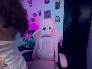 camimila9's CamSoda show and profile