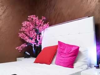 byanca28 Live Webcam on CamSoda