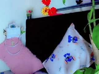 apriljades18's live room