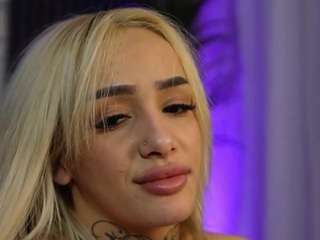 blondie-muller Live Webcam on CamSoda