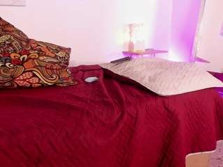 kloewatson Webcam Model Profile