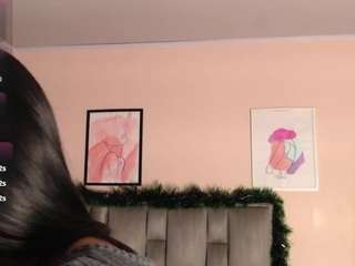 merlyng-1's CamSoda show and profile