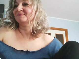 edithmanning's CamSoda show and profile