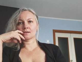 le modèle edithmanning est en webcam porno dans un show sur le site camsoda, il possède les tags suivants: asshole,no drinking,tease,striptease,strip,spank,shower,shaved pussy,sexting,role play,public,pov,orgasm,normal,no smoking,nature,bikini,natural,naked,middle aged
