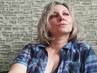 EdithManning's Live Sex Cam Show