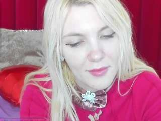 fluffymonica's CamSoda show and profile