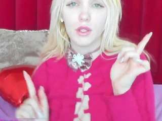 fluffymonica's CamSoda show and profile