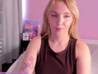 fluffymonica Live Webcam on CamSoda