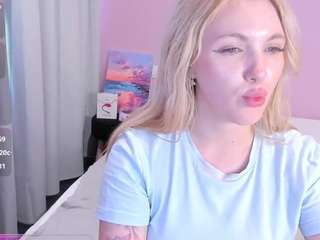 fluffymonica live webcam show
