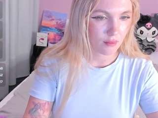 FluffyMonica live webcam show
