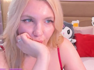 fluffymonica's live room
