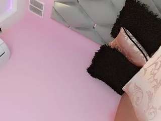 niccolls-princes... Live Webcam on CamSoda